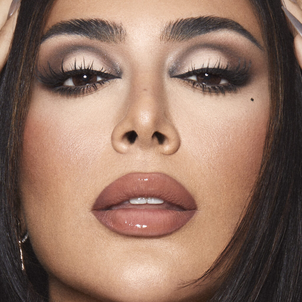 Huda Beauty dévoile ses dernières palettes, les Creamy Obsession Eyeshadow 